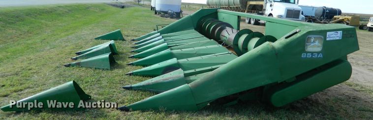 image for item DB4985 1983 John Deere 853A all-crop head