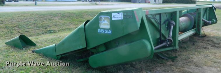 image for item DB4985 1983 John Deere 853A all-crop head