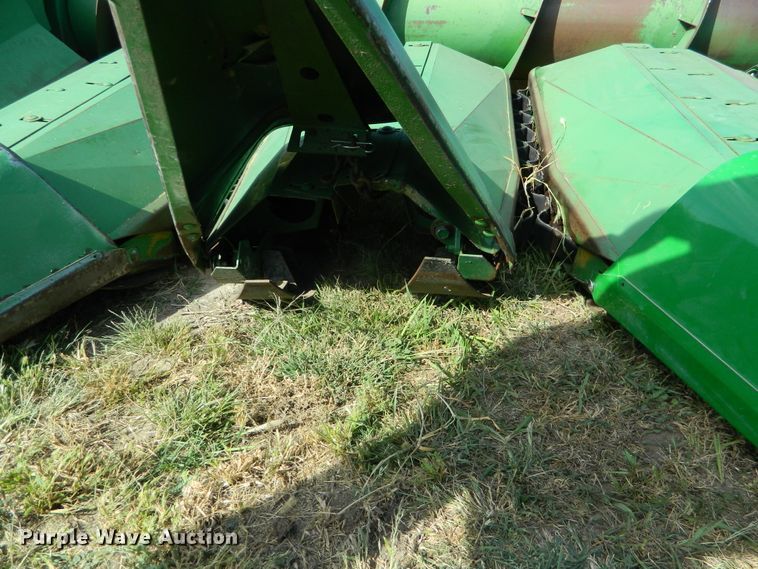 image for item DB4985 1983 John Deere 853A all-crop head