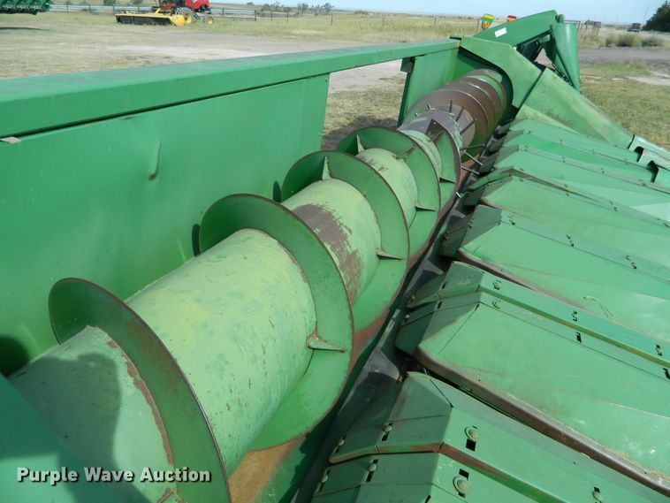 image for item DB4985 1983 John Deere 853A all-crop head
