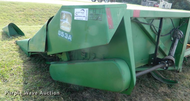 image for item DB4985 1983 John Deere 853A all-crop head