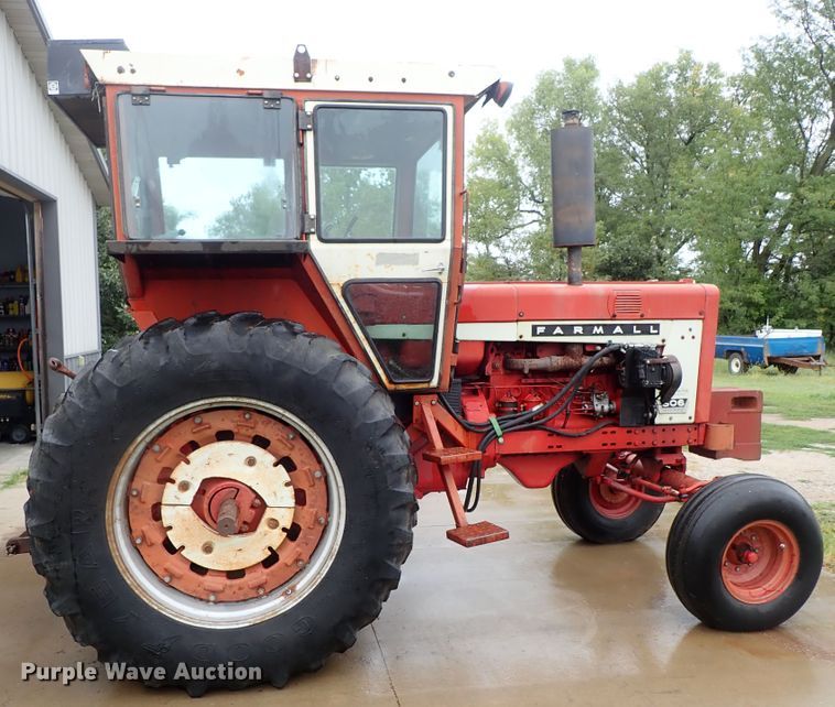 image for item DB7675 1967 Farmall 806 tractor