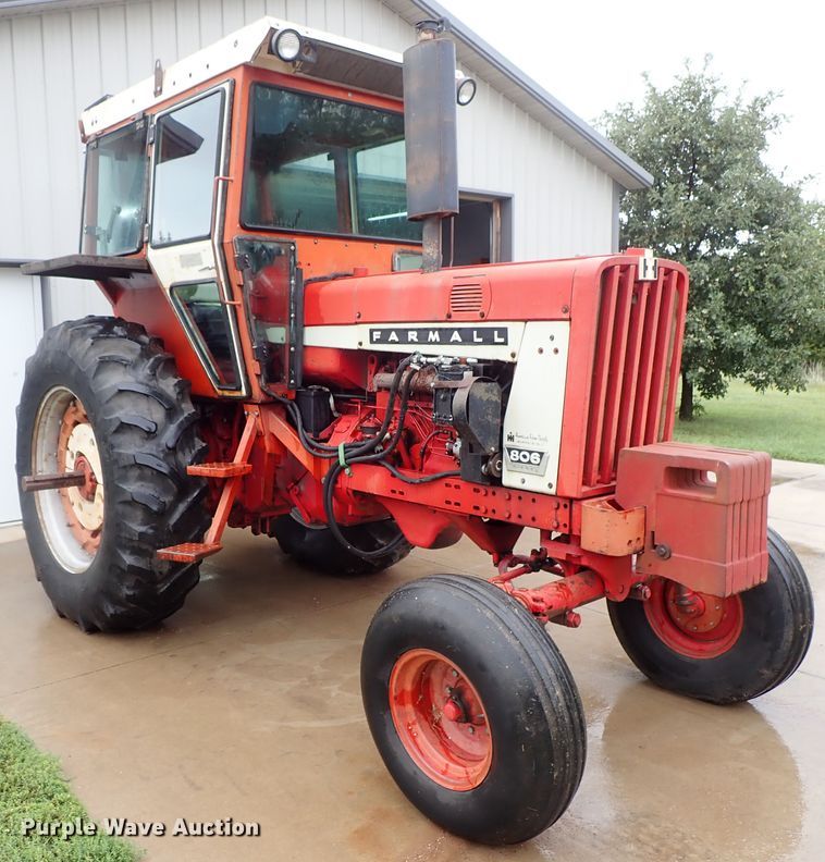 image for item DB7675 1967 Farmall 806 tractor