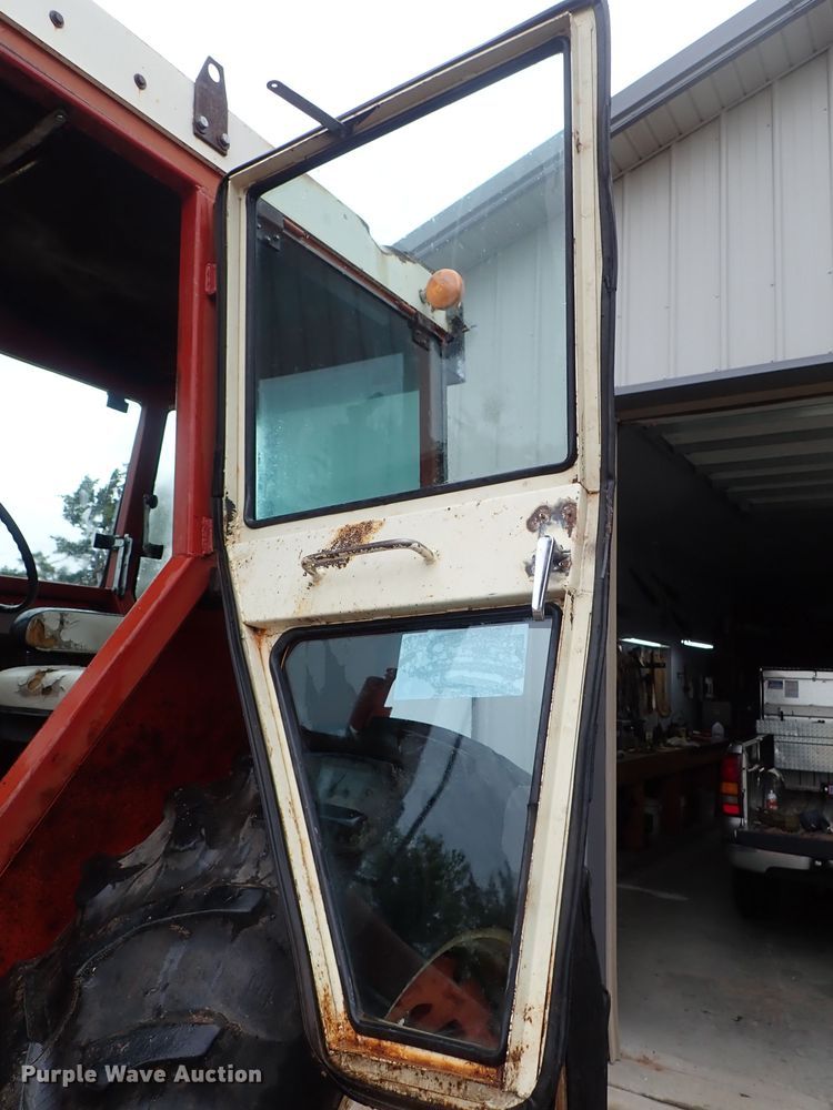 image for item DB7675 1967 Farmall 806 tractor