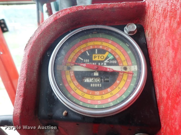 image for item DB7675 1967 Farmall 806 tractor