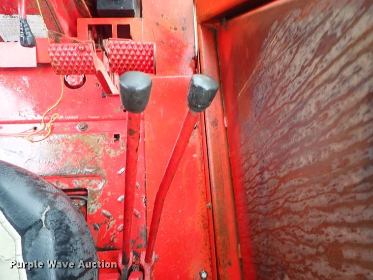 image for item DB7675 1967 Farmall 806 tractor