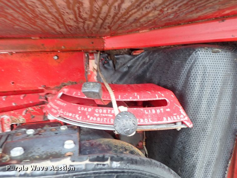 image for item DB7675 1967 Farmall 806 tractor