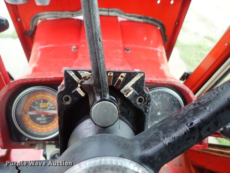 image for item DB7675 1967 Farmall 806 tractor