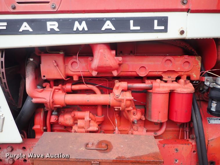 image for item DB7675 1967 Farmall 806 tractor