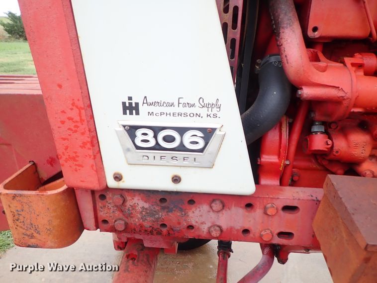 image for item DB7675 1967 Farmall 806 tractor