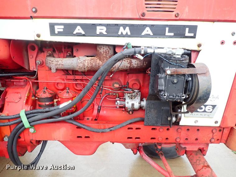 image for item DB7675 1967 Farmall 806 tractor