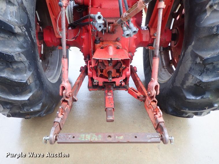 image for item DB7675 1967 Farmall 806 tractor