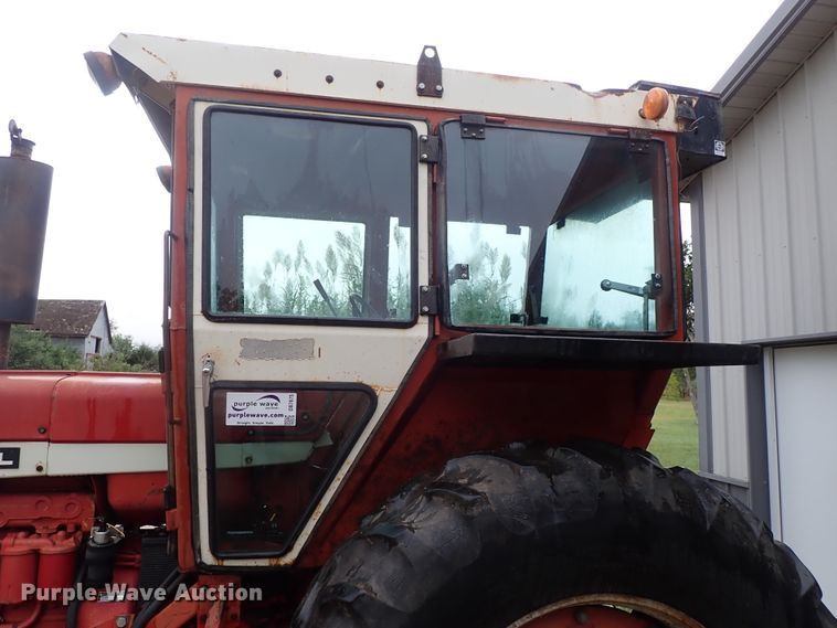 image for item DB7675 1967 Farmall 806 tractor