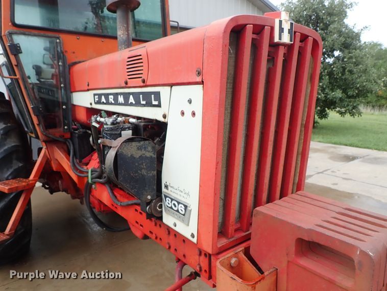 image for item DB7675 1967 Farmall 806 tractor