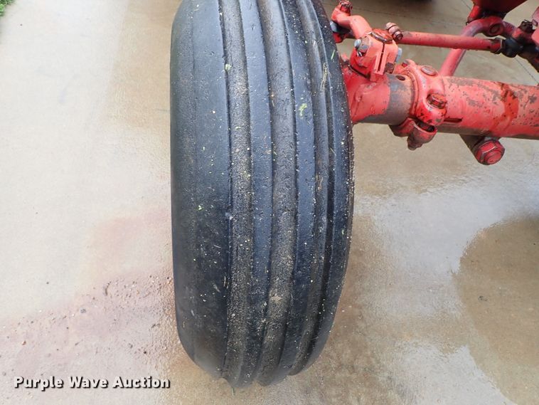 image for item DB7675 1967 Farmall 806 tractor