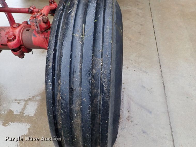 image for item DB7675 1967 Farmall 806 tractor