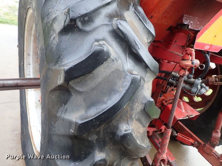 image for item DB7675 1967 Farmall 806 tractor