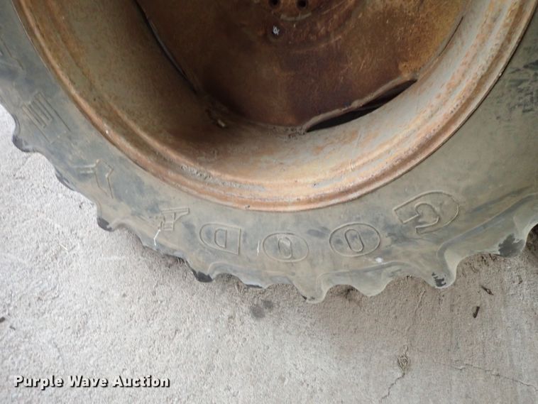 image for item DB7675 1967 Farmall 806 tractor