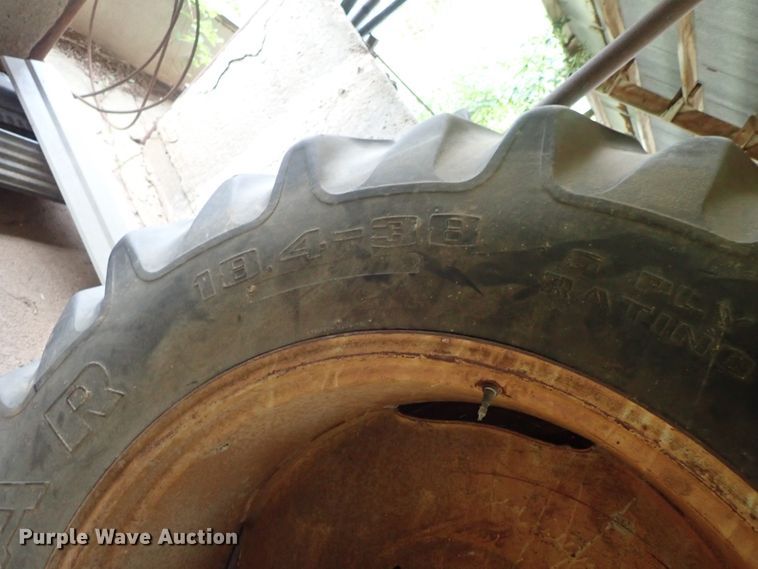 image for item DB7675 1967 Farmall 806 tractor