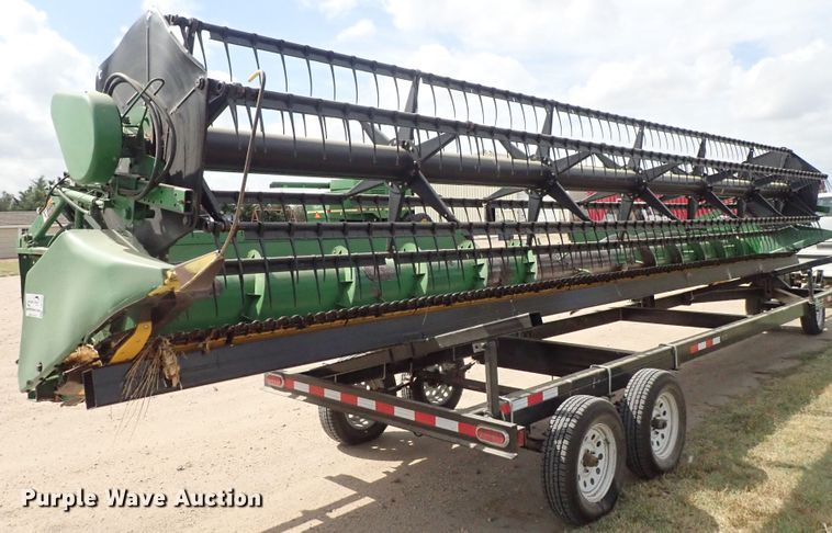 image for item DB7685 2000 John Deere 930F flex head