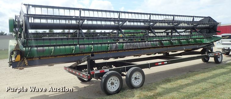 image for item DB7685 2000 John Deere 930F flex head