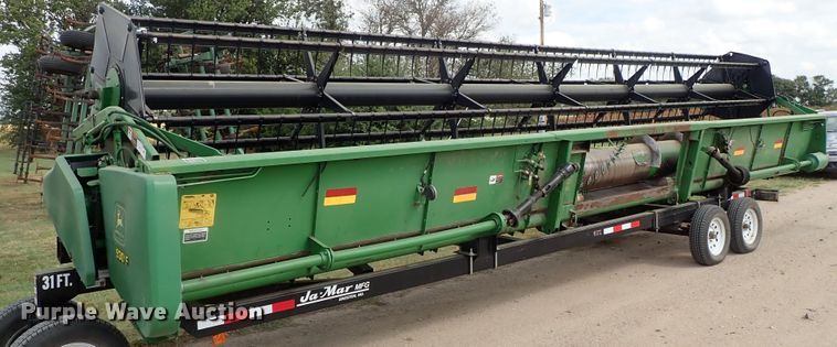 image for item DB7685 2000 John Deere 930F flex head