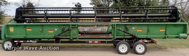 image for item DB7685 2000 John Deere 930F flex head