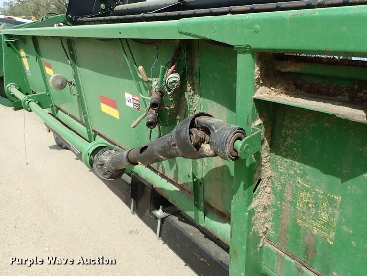 image for item DB7685 2000 John Deere 930F flex head