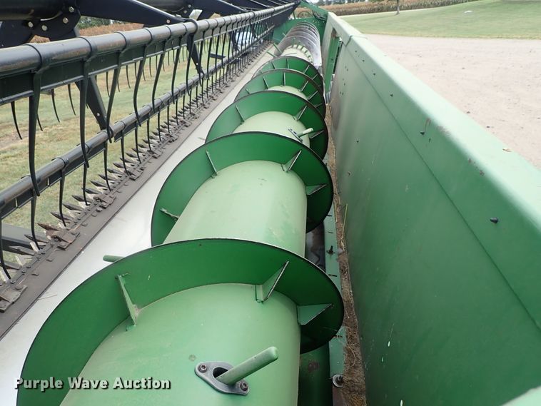 image for item DB7685 2000 John Deere 930F flex head