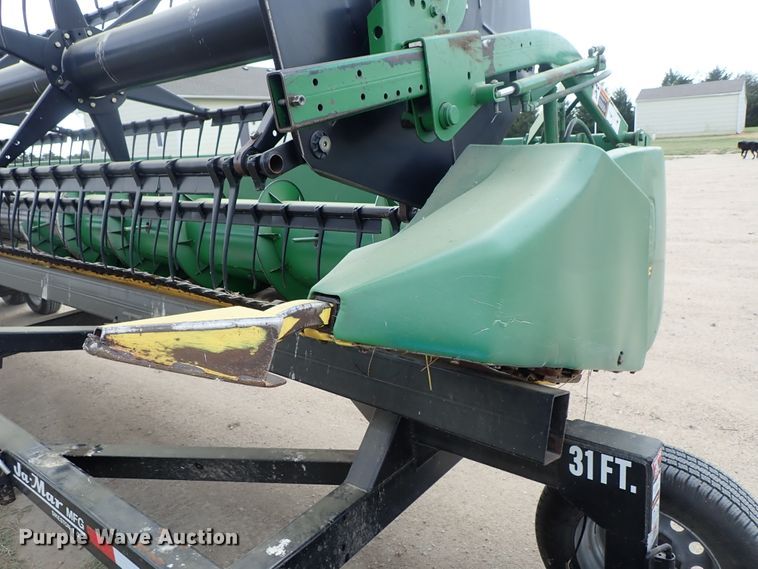 image for item DB7685 2000 John Deere 930F flex head