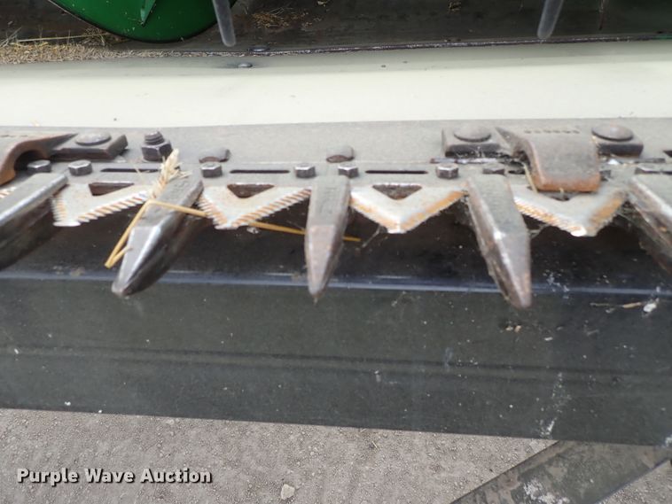 image for item DB7685 2000 John Deere 930F flex head