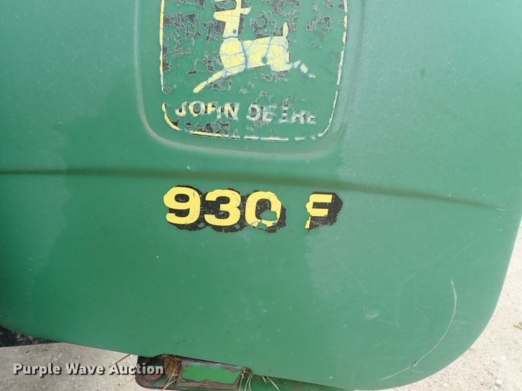 image for item DB7685 2000 John Deere 930F flex head