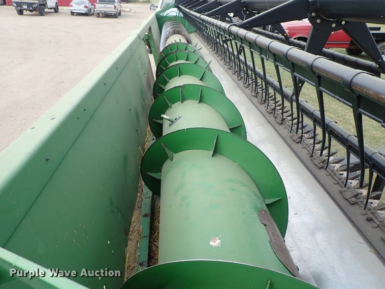 image for item DB7685 2000 John Deere 930F flex head