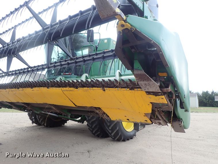 image for item DB7685 2000 John Deere 930F flex head