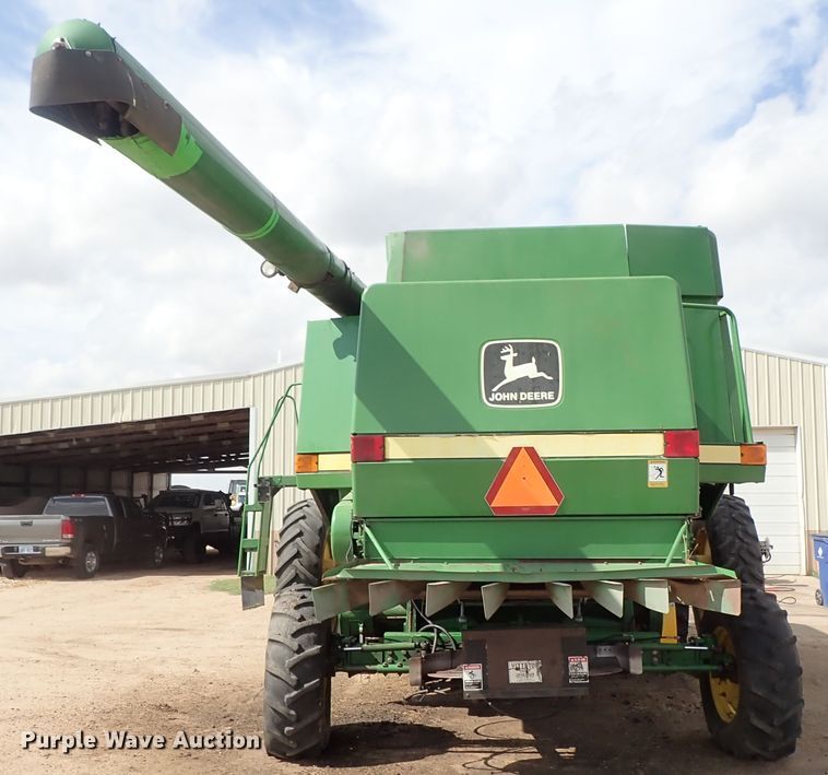 image for item DB7686 1990 John Deere 9600 combine