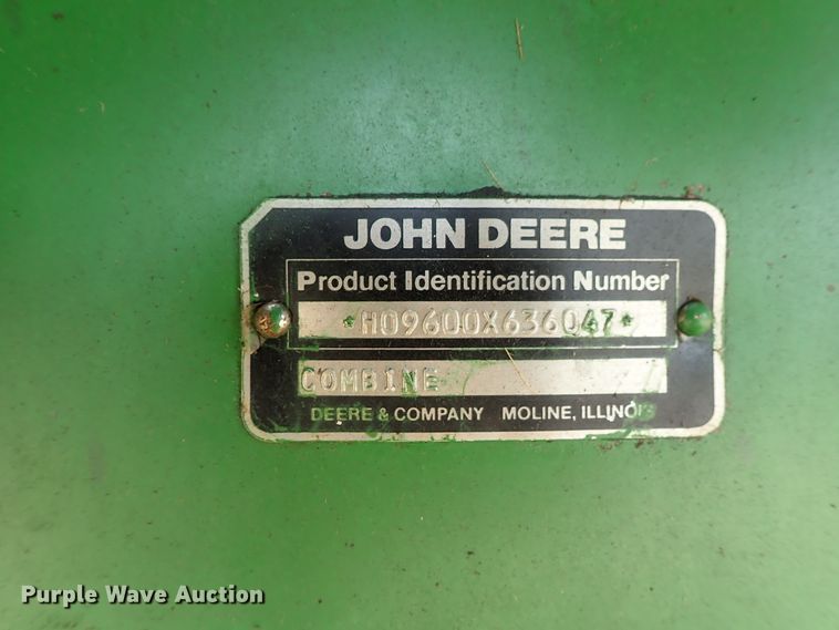 image for item DB7686 1990 John Deere 9600 combine