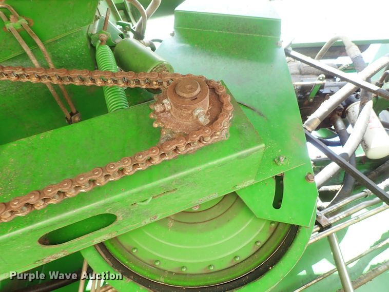 image for item DB7686 1990 John Deere 9600 combine