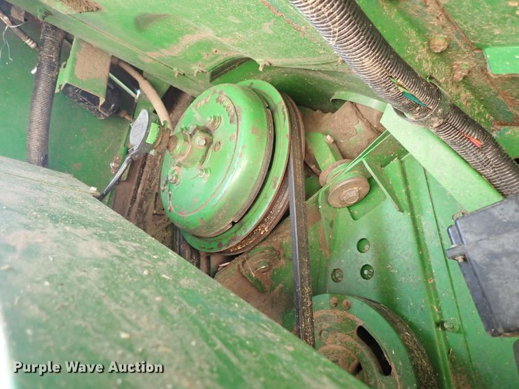 image for item DB7686 1990 John Deere 9600 combine