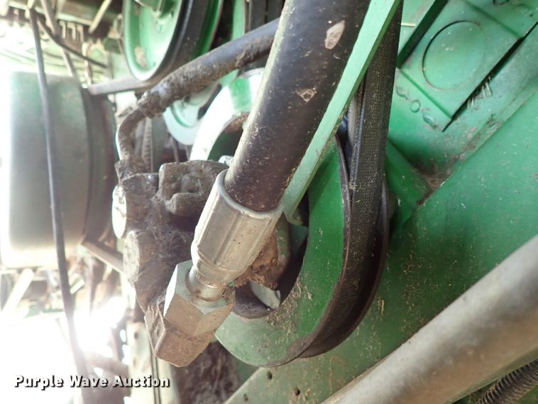 image for item DB7686 1990 John Deere 9600 combine