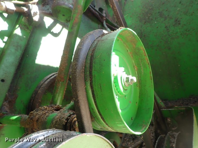 image for item DB7686 1990 John Deere 9600 combine