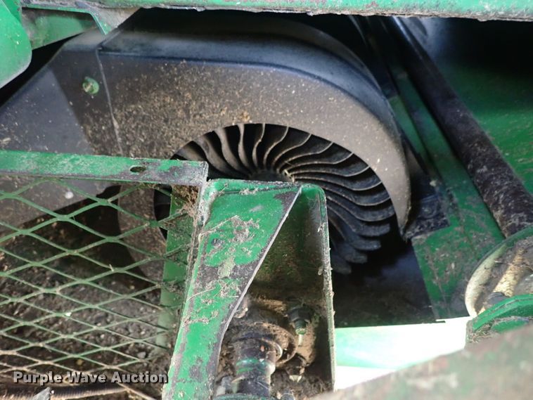 image for item DB7686 1990 John Deere 9600 combine