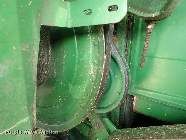 image for item DB7686 1990 John Deere 9600 combine