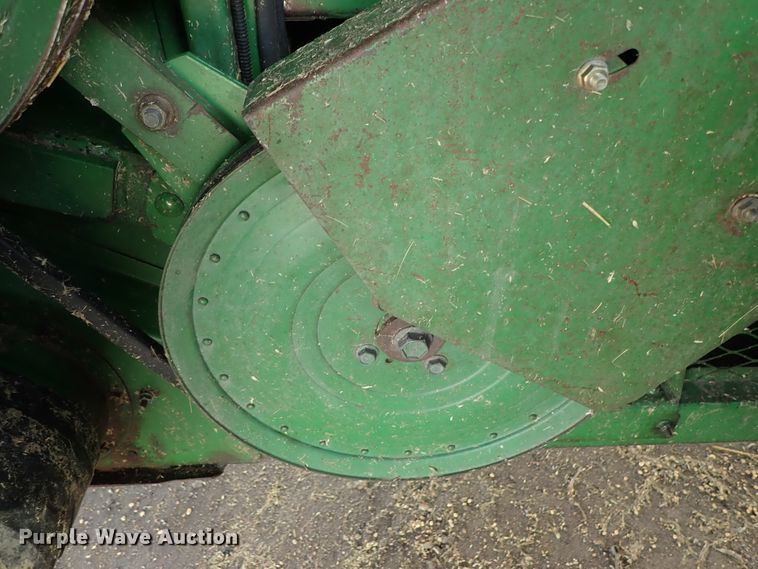 image for item DB7686 1990 John Deere 9600 combine