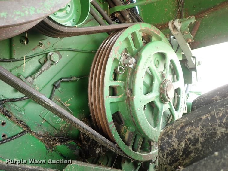 image for item DB7686 1990 John Deere 9600 combine