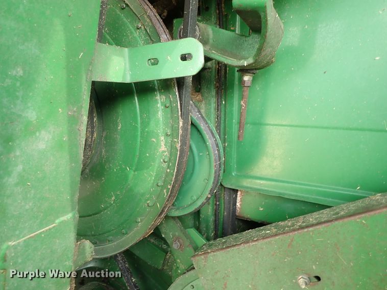 image for item DB7686 1990 John Deere 9600 combine