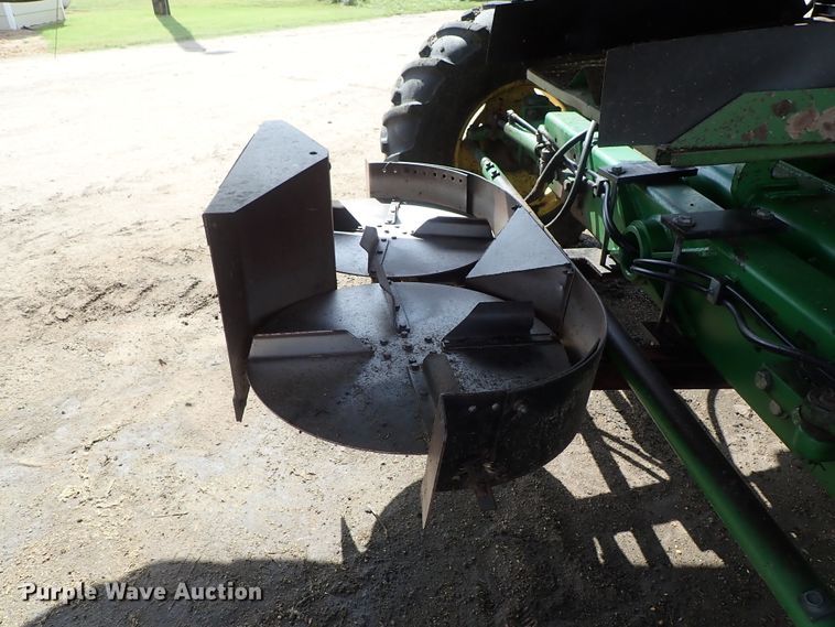 image for item DB7686 1990 John Deere 9600 combine