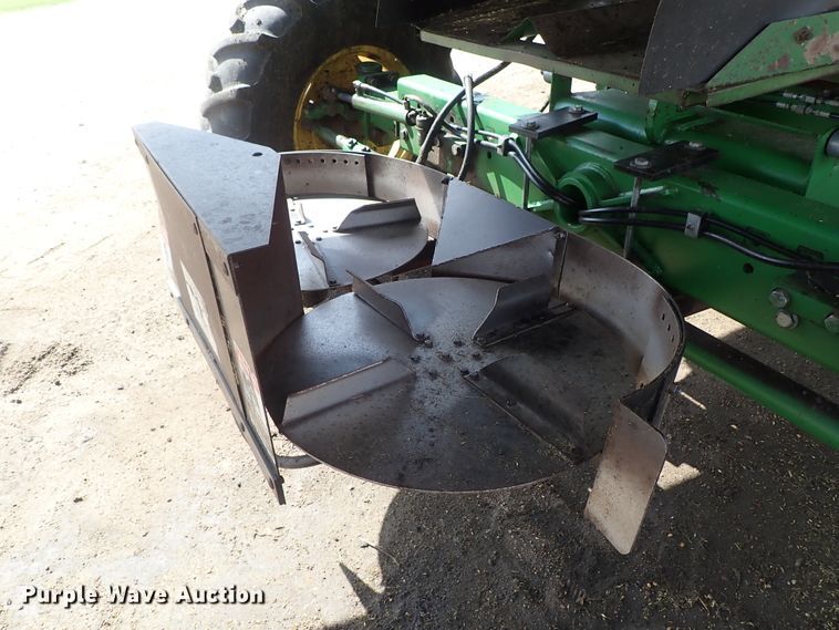 image for item DB7686 1990 John Deere 9600 combine