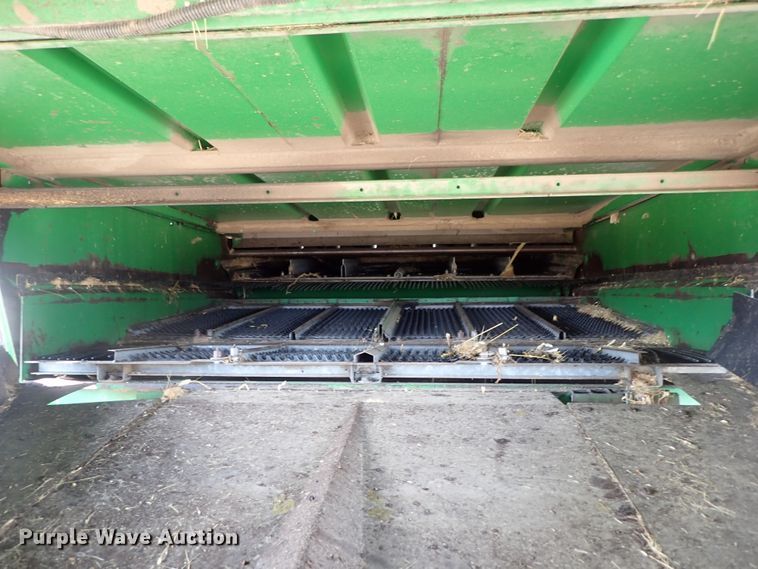 image for item DB7686 1990 John Deere 9600 combine