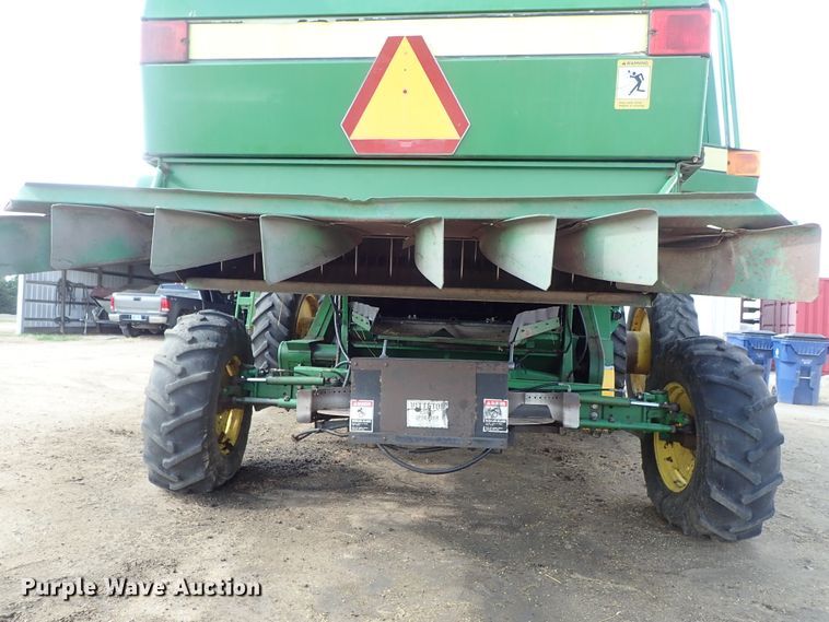 image for item DB7686 1990 John Deere 9600 combine