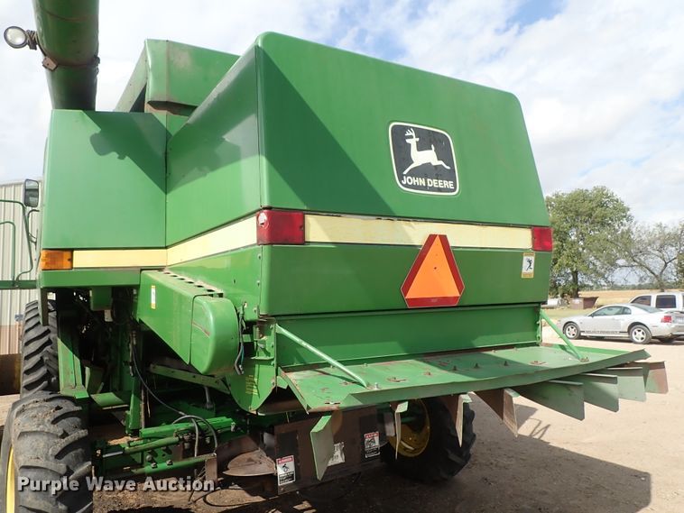 image for item DB7686 1990 John Deere 9600 combine